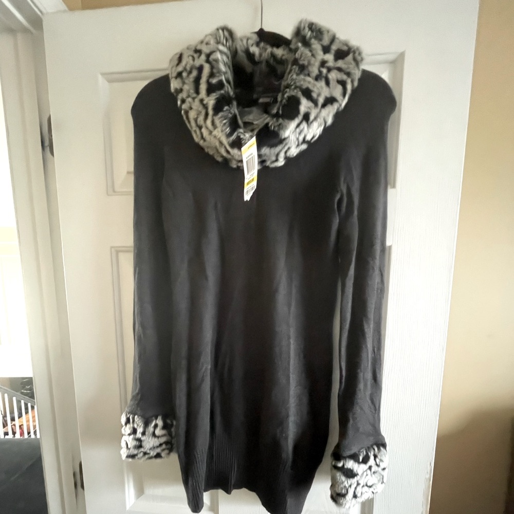 NWT INC tunic sweater with grey faux fur cuffs and collar